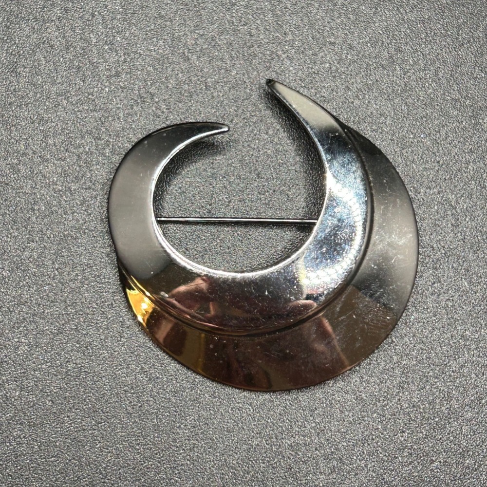 Vintage Sarah Coventry Modernist Crescent Moon Silver Tone Brooch Pin Signed